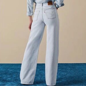 *NWOT* LEVI’S Ribcage Wide Leg jeans sz 26
